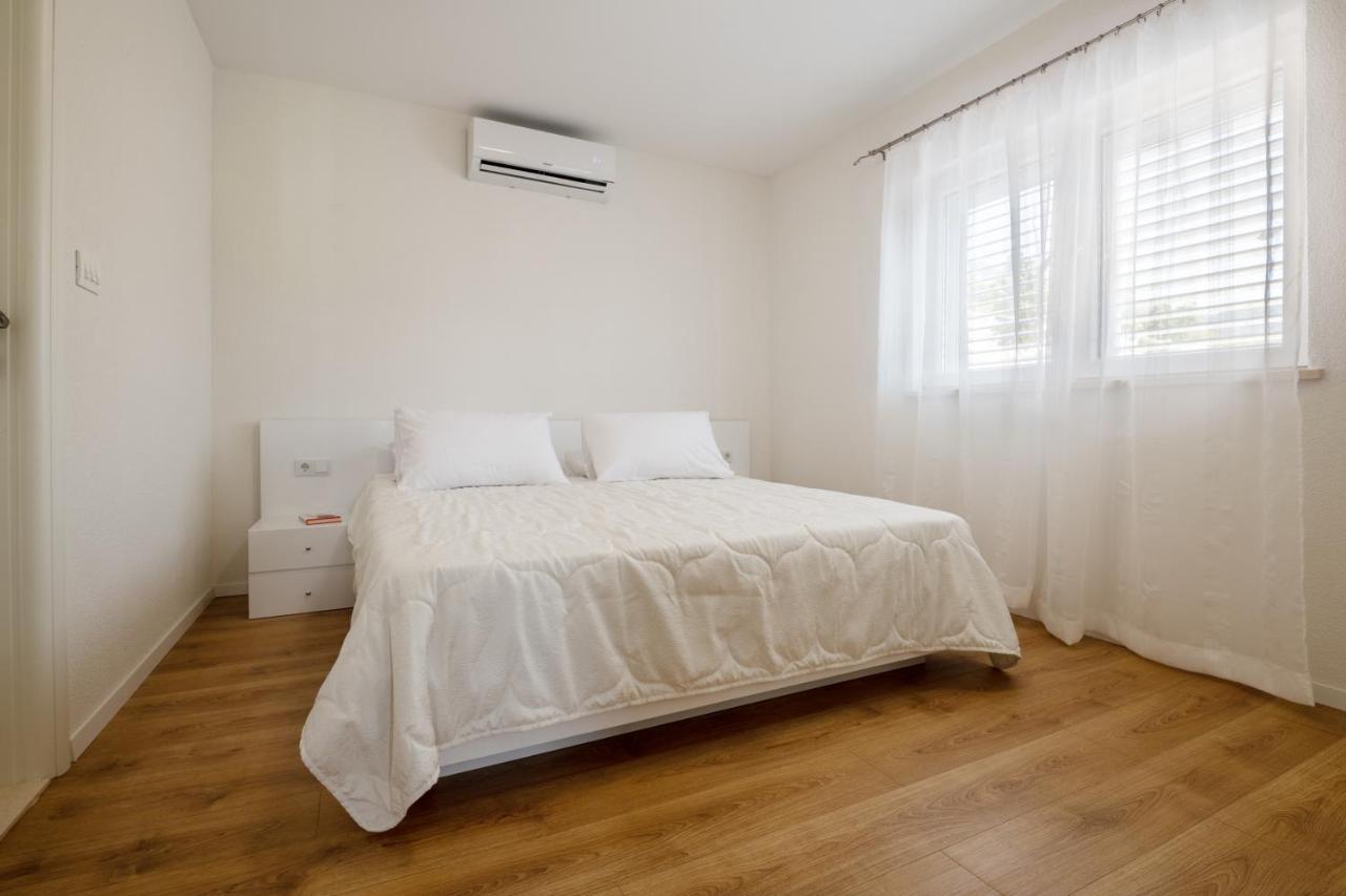 Apartmani Vuletic 内乌姆 外观 照片